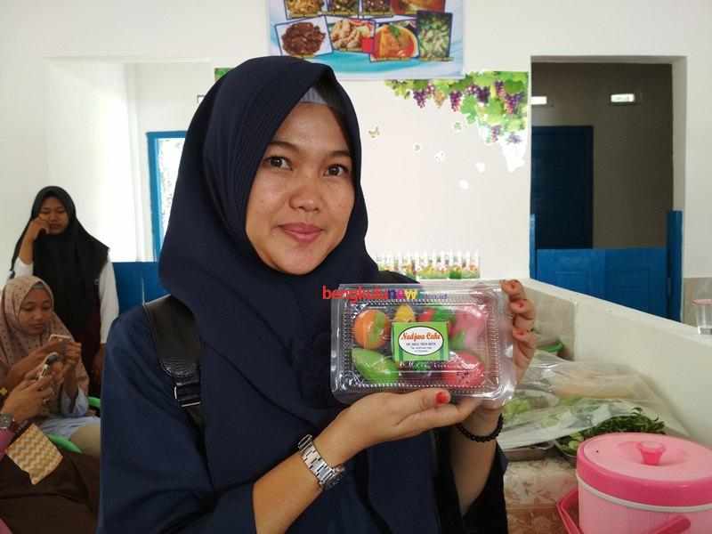 Makan Buah Rasa Kue Bikin ‘Gemes’
