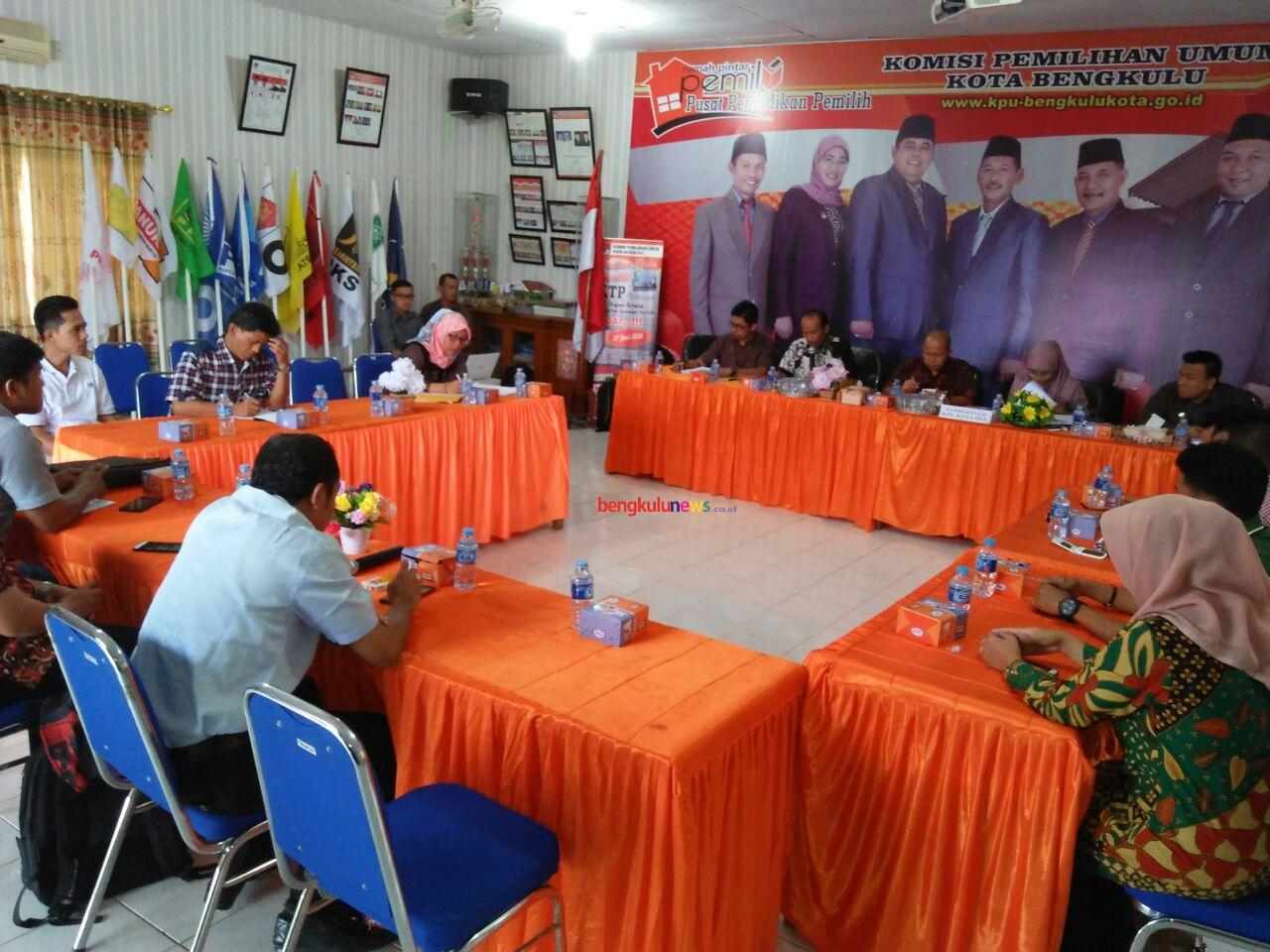 Deby : Paslon Wali Kota Wajib Buka Rekening Kampanye