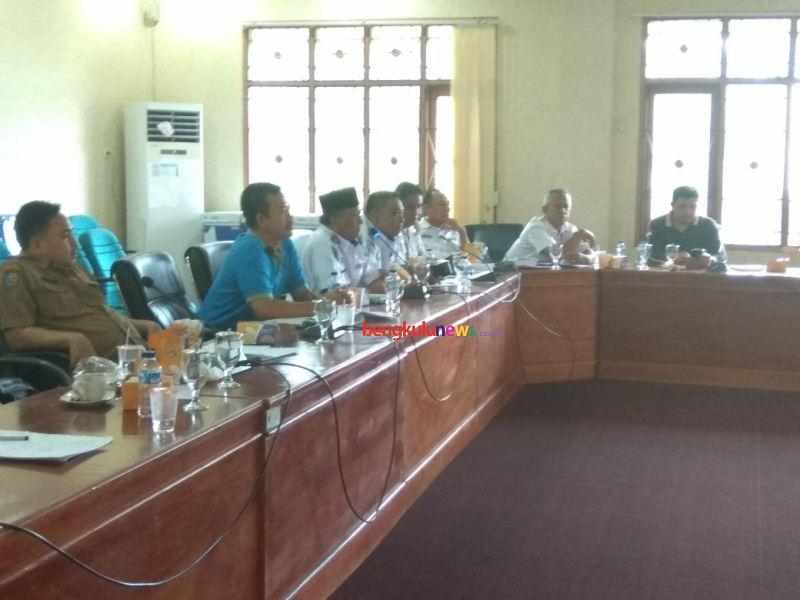 Suasana Hearing sebelum terjadi keributan