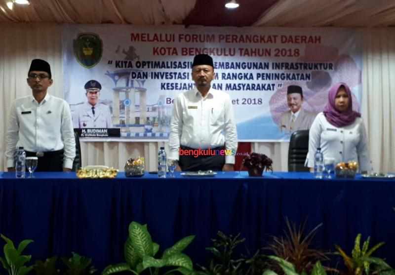 Sekretaris Daerah (Sekda) Kota Bengkulu, Marjon (Tengah)