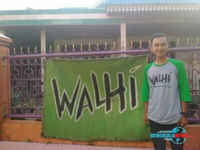 WALHI Bengkulu Gelar Aksi di Jembatan Pasar Bengkulu