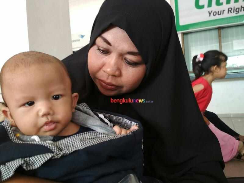 Arfino, Balita Penderita Jantung Bocor Akhirnya Dirujuk ke Jakarta