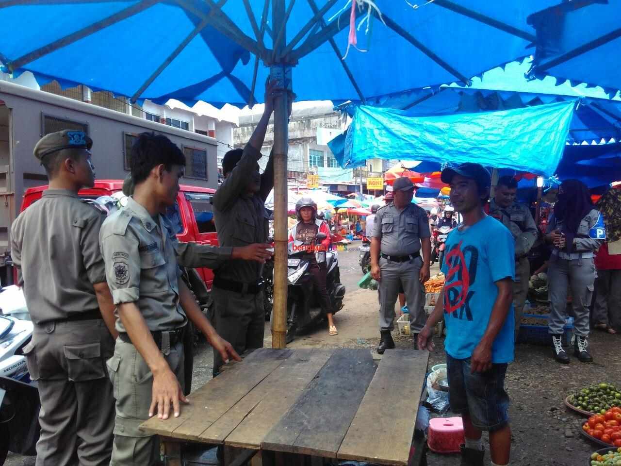 Penertiban pedagang Pasar Panorama. Foto, Dok/BN