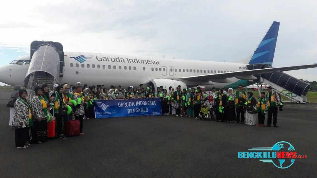 AQM Tour dan Travel Berangkatkan 130 Jemaah Umroh