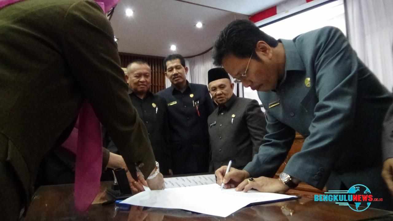 Raperda Ketertiban Umum Disahkan Jadi Perda Provinsi Bengkulu