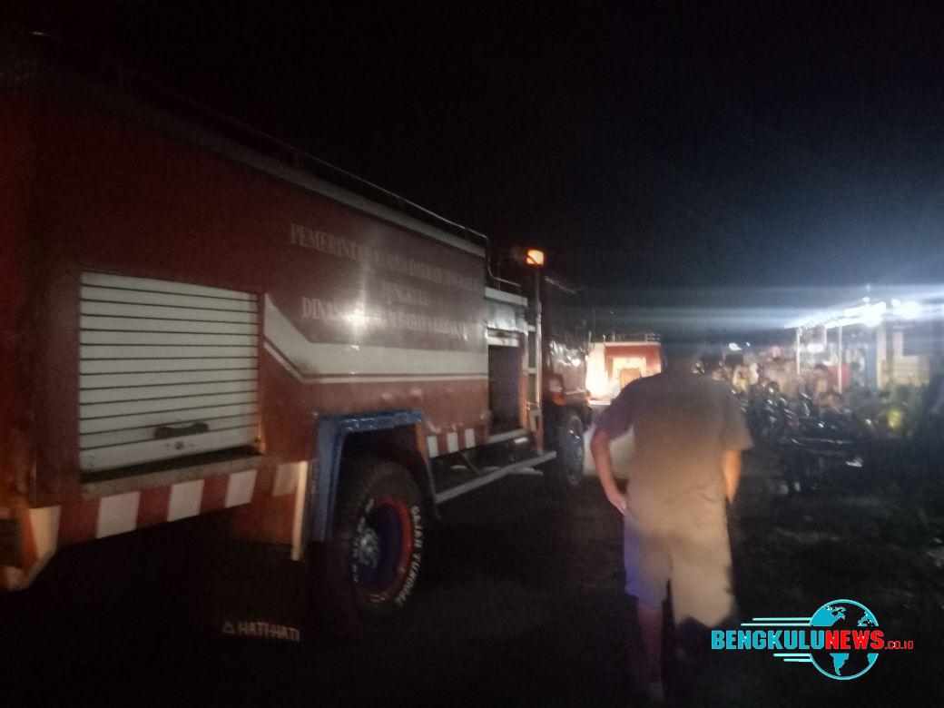 Hati-hati Bakar Sampah, Rumah Ini Nyaris Ludes Dilalap Api