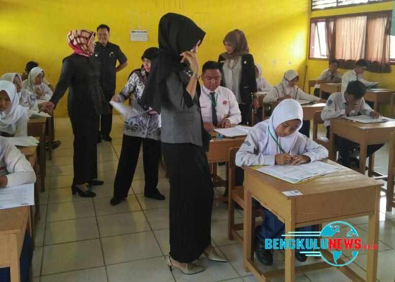 Hari Pertama UNBK, Dewan Benteng Sidak