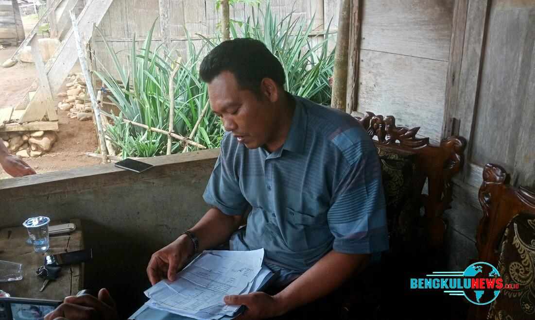 Wow, Tanda Tangan Kades Ini Seharga Motor Matik
