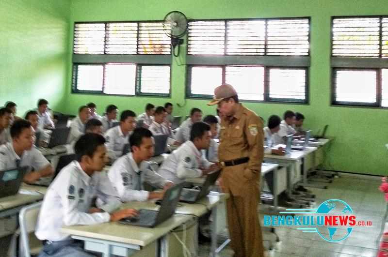 Hari Pertama UNBK Berjalan Lancar