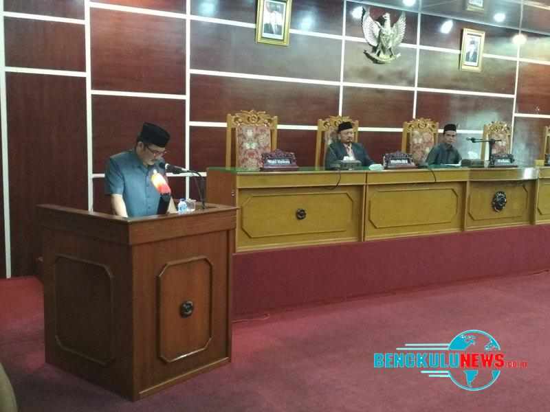 Pembicara Pansus LKPJ,  Heri Ifzan menyampaikan hasil LKPJ