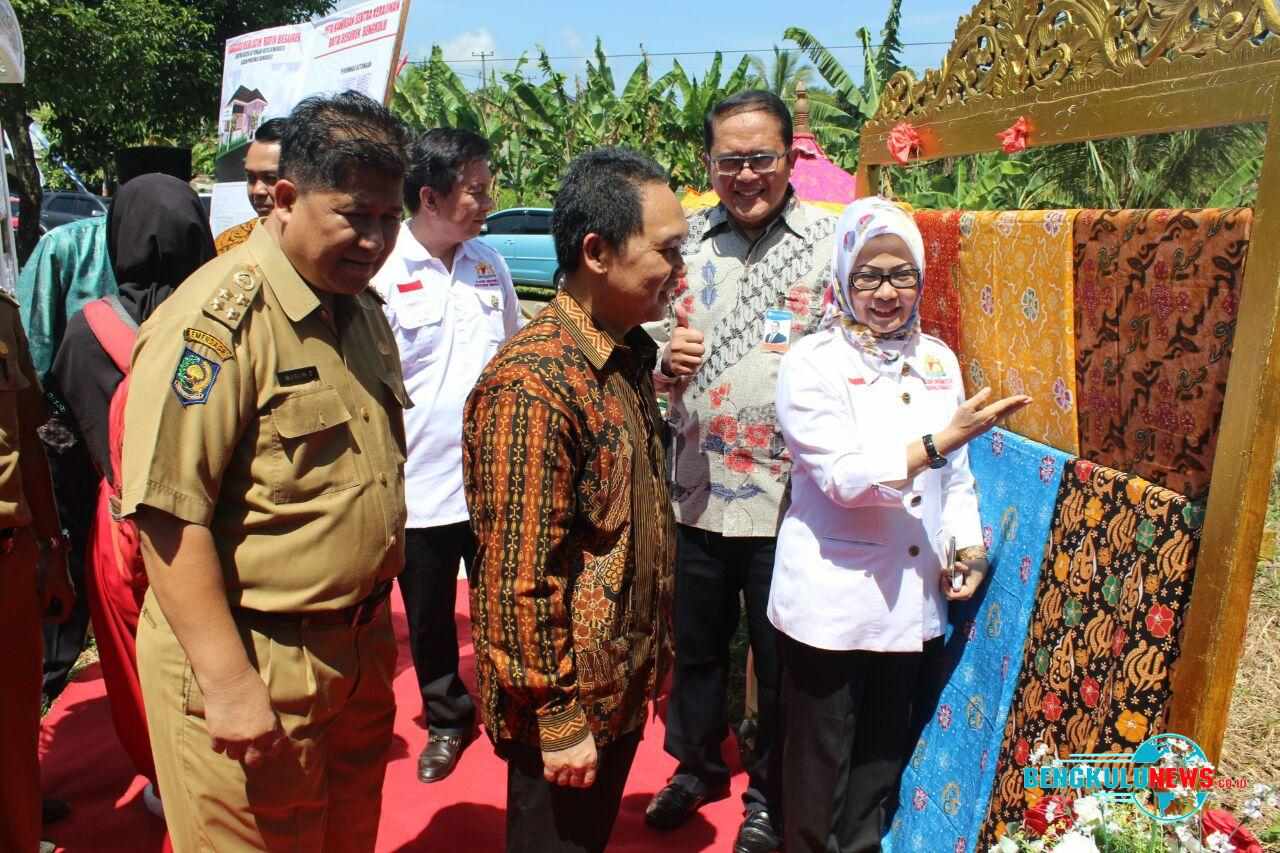 Warga Betungan Dilatih Membatik