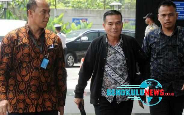 KPK Resmi Tetapkan Dirwan Mahmud Sebagai Tersangka