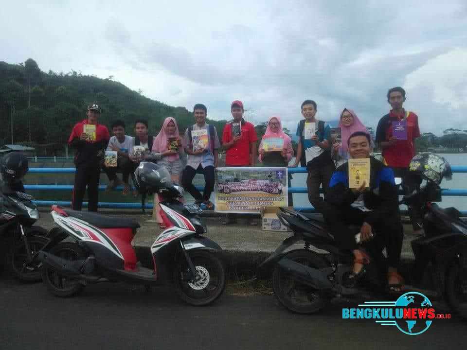 Bulan Puasa, Pramuka Lebong Ajak Masyarakat Rekreasi Sambil Membaca