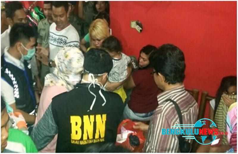 Menyibak Sisi Kelam Pantai Panjang