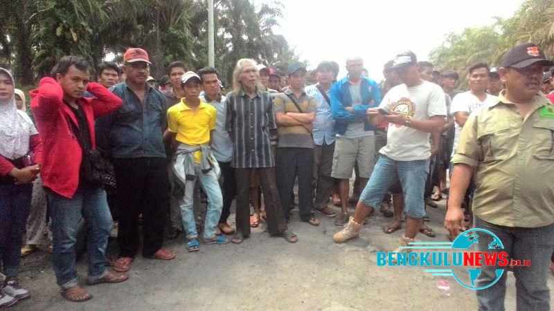 Dihadang Warga, Eksekusi Lahan Hutan Buruh Batal