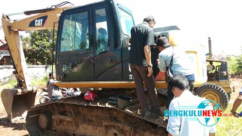 Parkir di Jalan Zainul Arifin, Aki Alat Berat Raib Dicuri