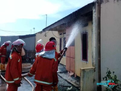 Ditinggal Jemput Anak, Satu Rumah Ludes Terbakar