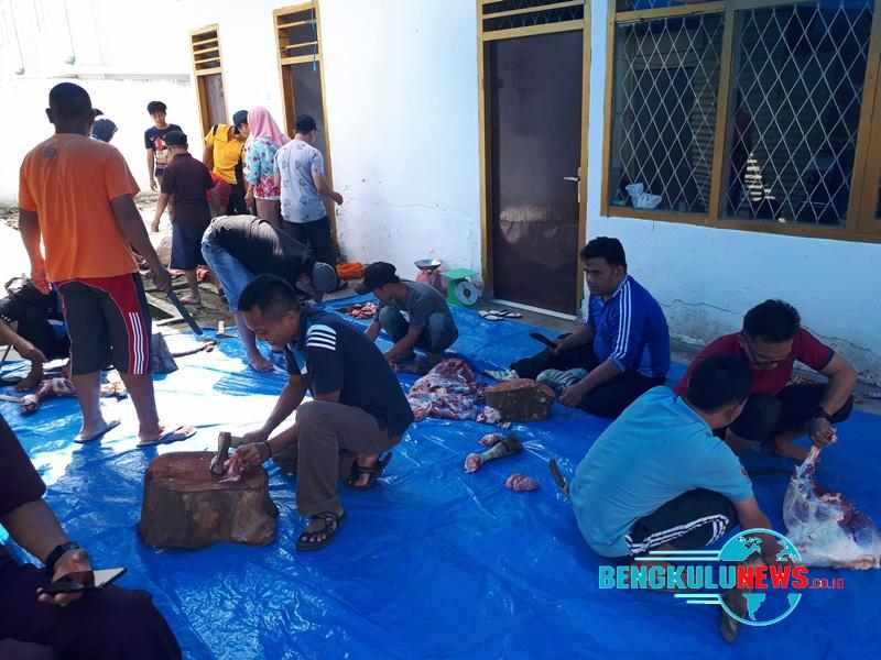 Rayakan Idul Adha, Dinas Pendidikan Ikut Berqurban