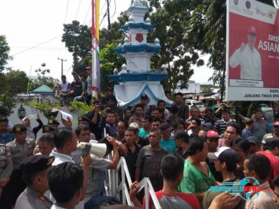 Sopir Angkot Tidak Ingin Ada Kata “Sementara” dalam Surat Perjanjian