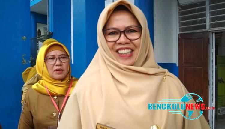 Sekolah Dasar Pungut Uang Perpisahan Ratusan Ribu, Rosmayetti : Tidak Dibenarkan!