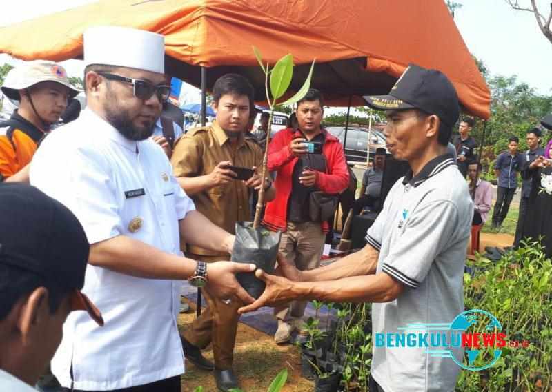 Wali Kota Bengkulu,  H. Helmi Hasan