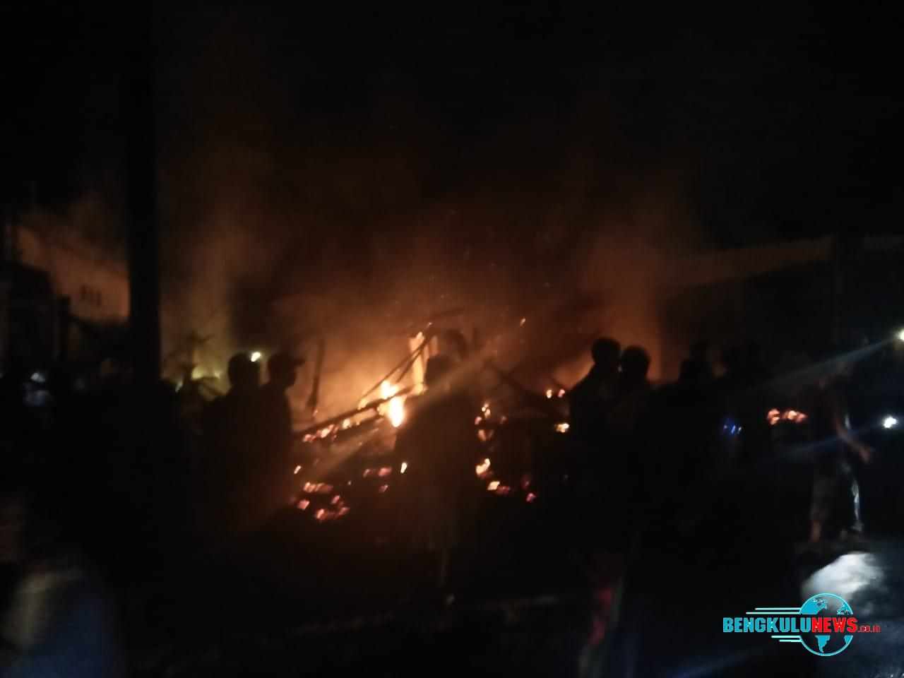 Dua Rumah Warga Rejang Lebong Ludes Terbakar