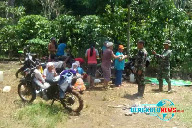 TNI Masuk Desa, Warga Jabi Syukuran