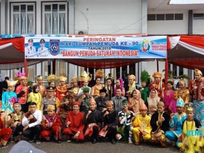 Pelajar di BU Gunakan Pakaian Adat Ikuti Upacara Peringatan Sumpah Pemuda
