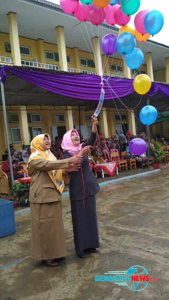 Peringati Bulan Bahasa, SMPN 1 Bengkulu Utara Gelar Expo