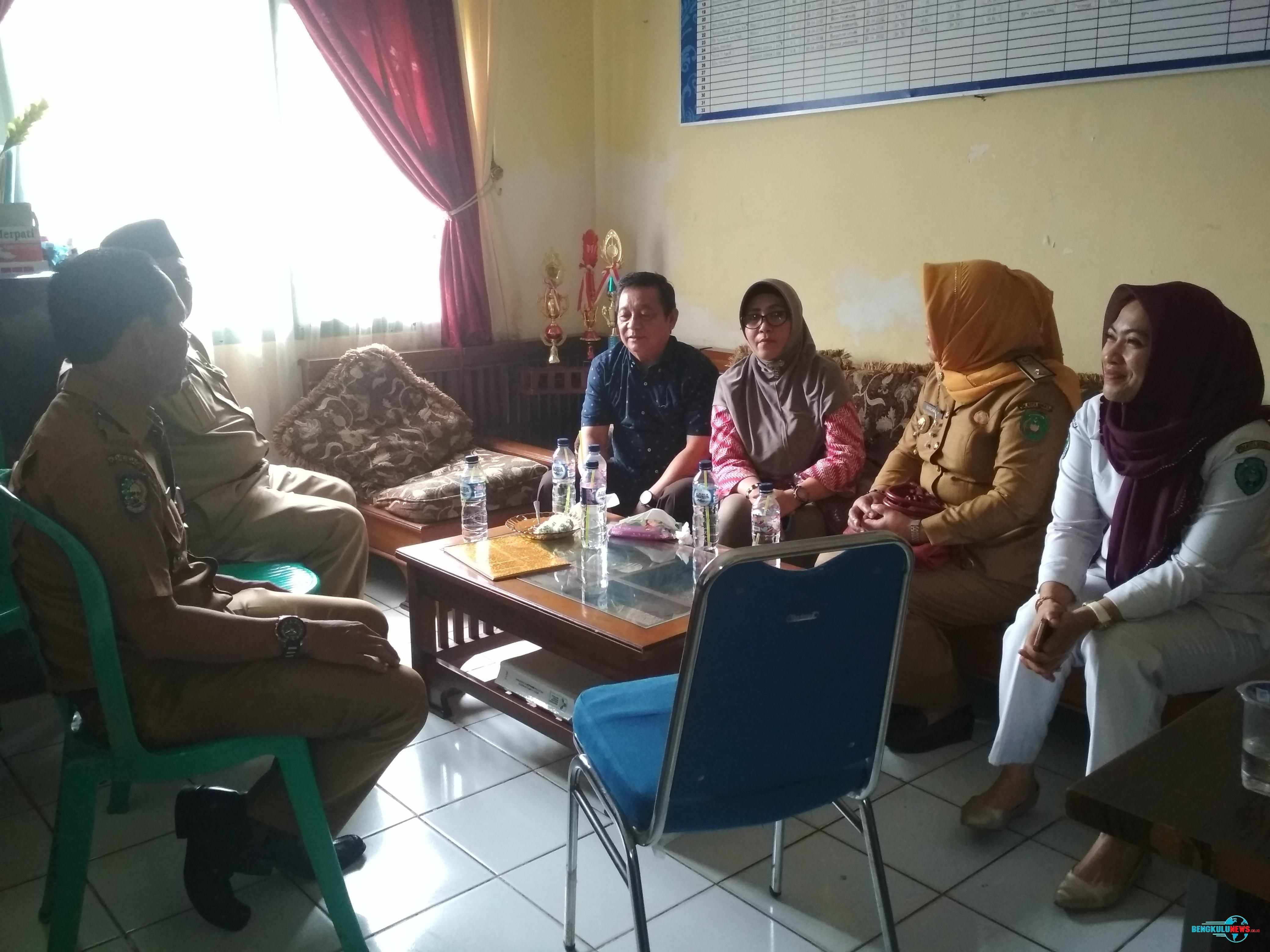 Anggota Dewan komisi 1 DPRD Kota Bengkulu, meminta Dinas Kesehatan (Dinkes) Kota untuk segera memindahkan lokasi Puskemas Kampung Bali. 