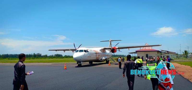 Bandara Mukomuko dengan membuka rute Mukomuko - Bengkulu resmi dibuka