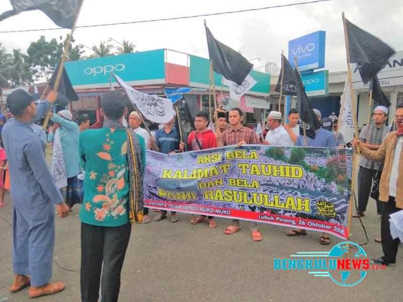 Warga Desa Lubuk Pinang Aksi Bela Kalimat Tauhid

