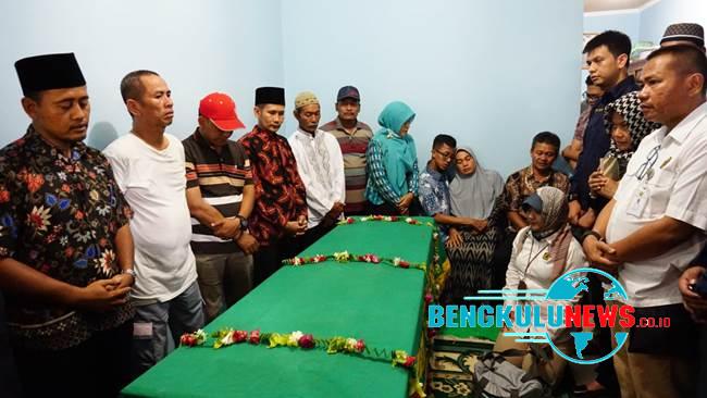 Jenazah Almarhumah Jannatun Shintya Dewi Tiba di Rumah Duka