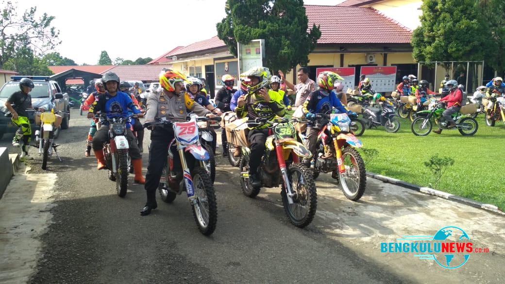 Polres BU dan Komunitas Motor Trail Gelar Gerakan Sedekah Bersama