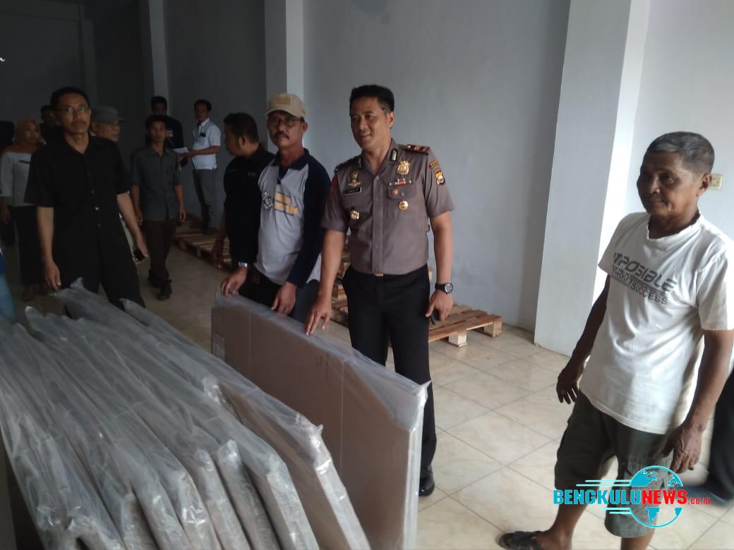 Bilik Suara Pemilu 2019 Tiba di Gudang KPU Kabupaten Benteng