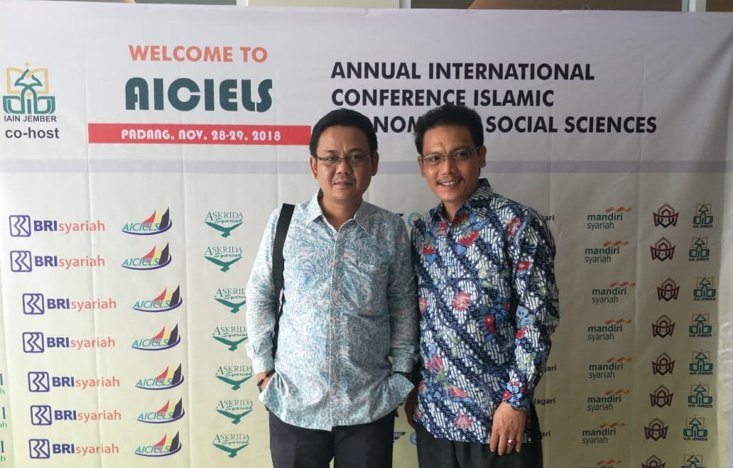 Ketua Serikat Media Siber Indonesia (SMSI) Provinsi Bengkulu Dr Rahimandani (kanan)