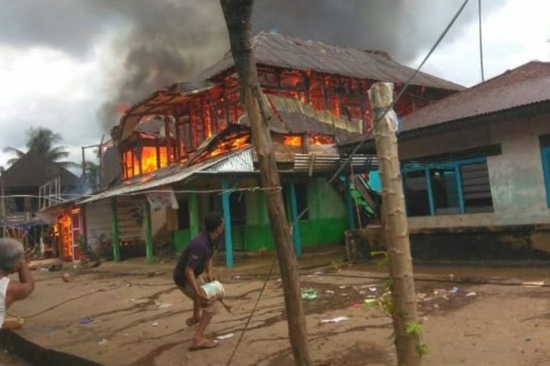 Delapan Rumah Warga Sekayun Habis Dilalap Si Jago Merah