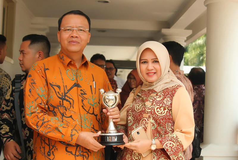 Rohidin Mersyah Raih Penghargaan Penghargaan Anugerah Parahita Ekapraya