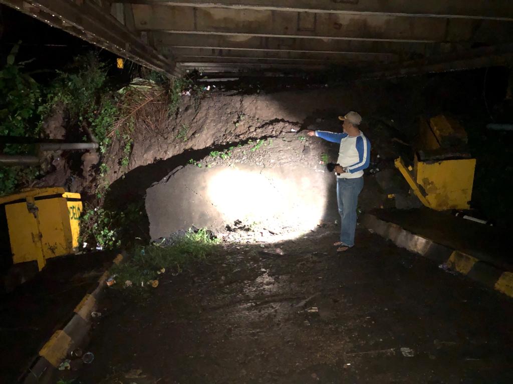 Penyangga Jembatan di Tempat Ini Ambruk