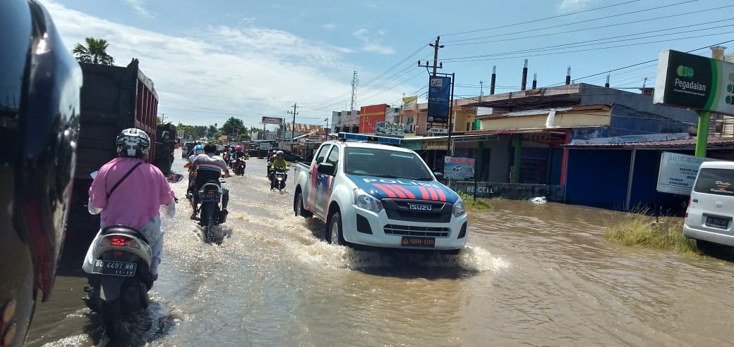 Tiga Titik Jalan di Muara Bangkahulu Terendam Banjir