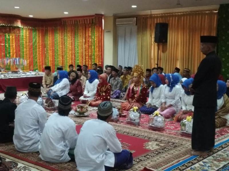 Nikah bareng