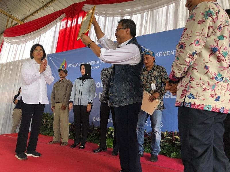 Menkeu Saksikan Penyerahan Bantuan Community Development Geo Dipa