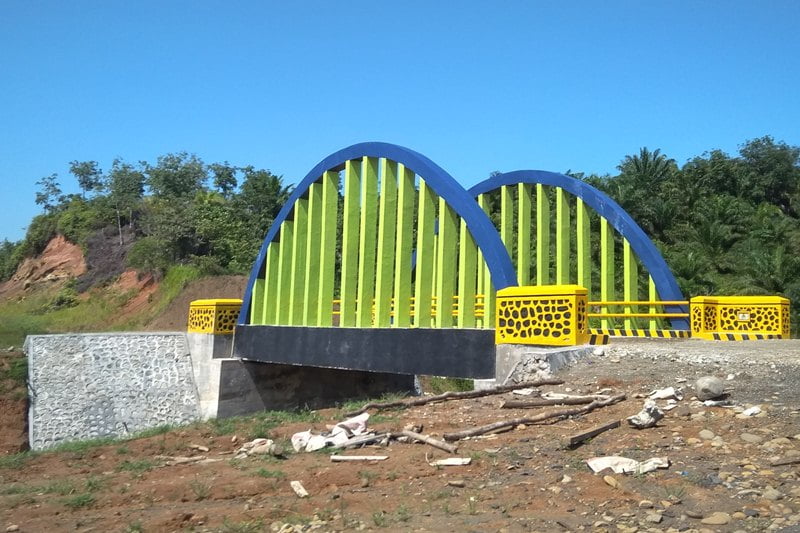 Benteng Bakal Bangun Tiga Jembatan Baru
