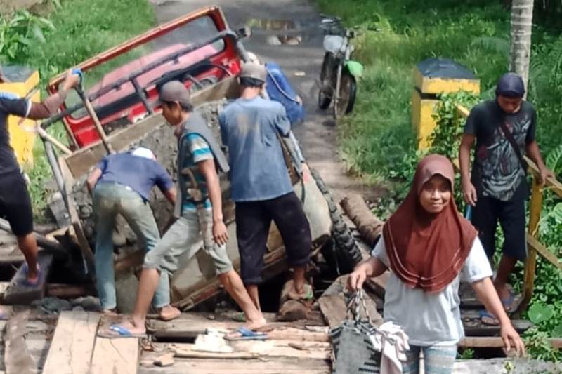 Kondisi salah satu jembatan di Kabupaten Kaur