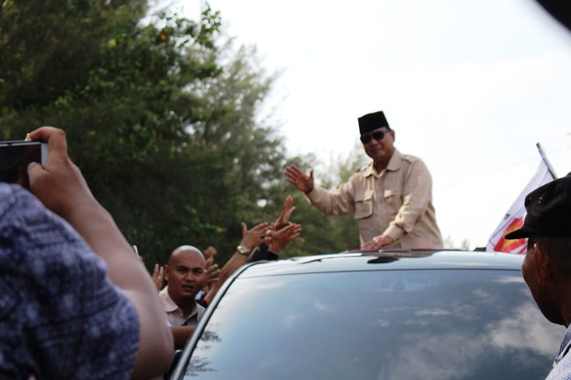 Menyapa Warga Bengkulu, Prabowo Disambut Antusias