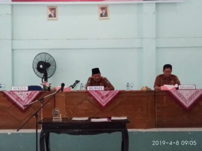Bupati BU Serahkan 473 SK Kenaikan Jabatan ASN