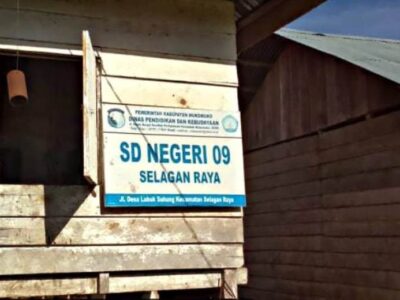 Sekolah di Tempat Ini Tak Tersentuh Pembangunan