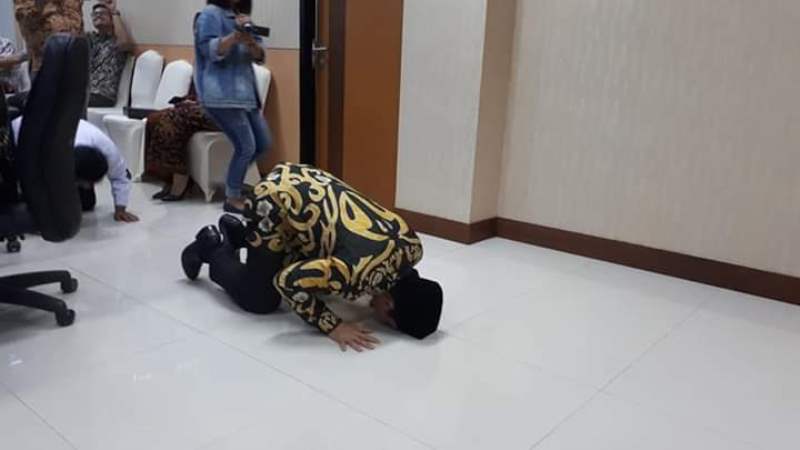 Pemkot Bengkulu Raih Opini WTP, Wawali Spontan Sujud Syukur