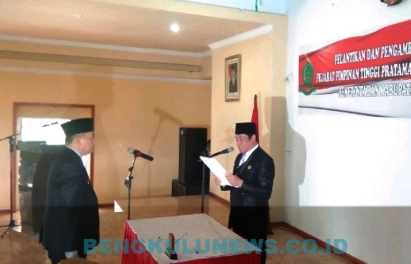 Bupati Lebong H Rosjonsyah melantik Mustarani Abidin sebagai Sekretaris Daerah Kamis 2062019