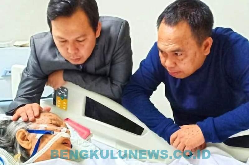 Keluarga Najamudin Berduka